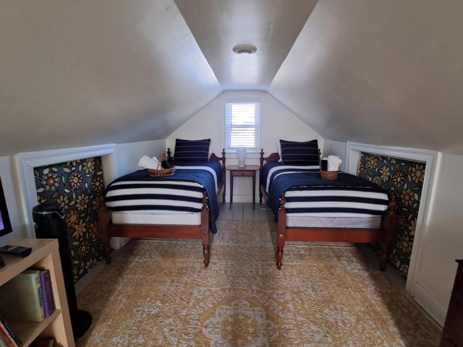 Private House Mins To Maymont Park, Trails & Vcu! Ричмонд Экстерьер фото